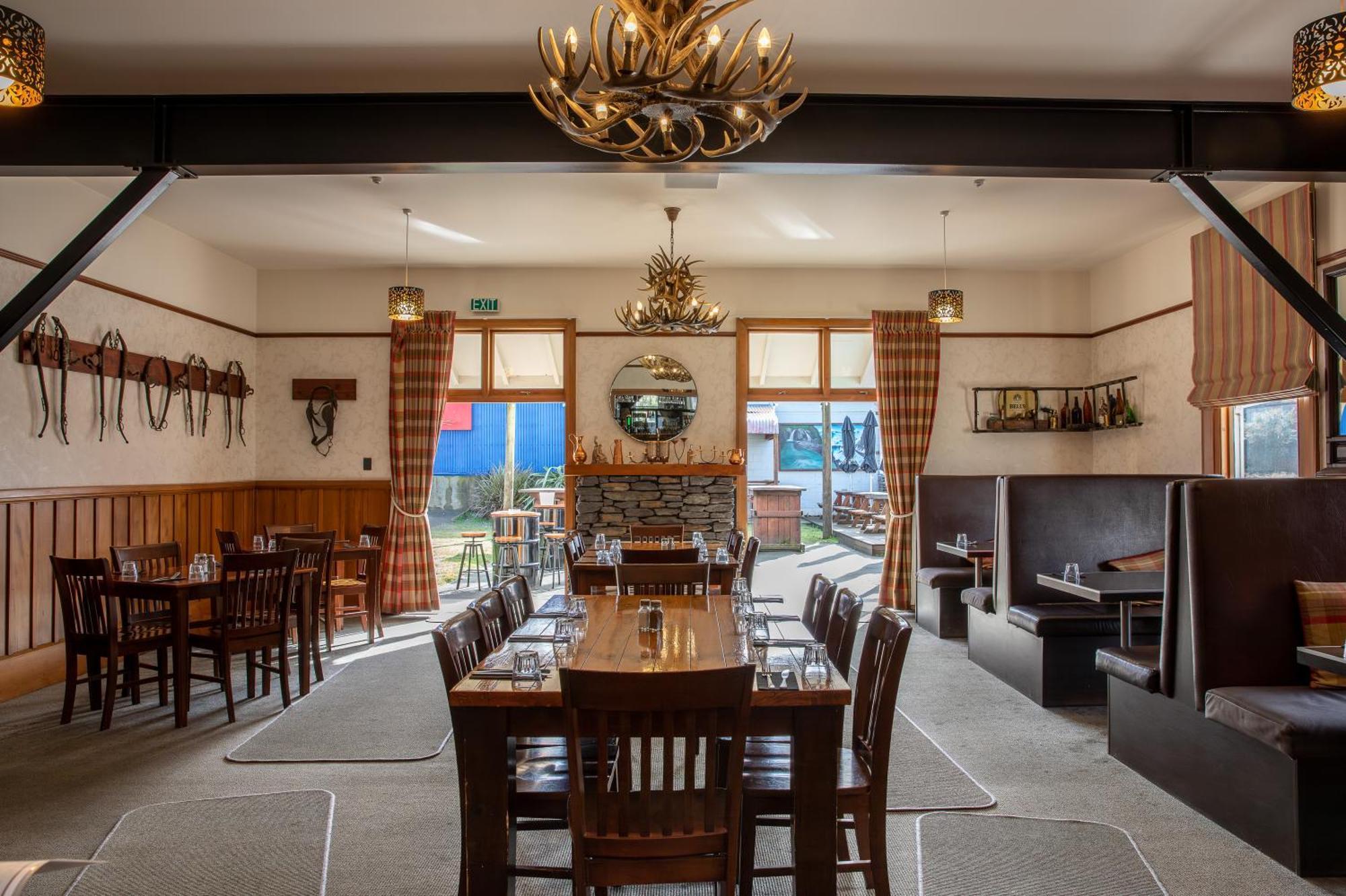 The Brown Pub Hotel Methven Exterior photo