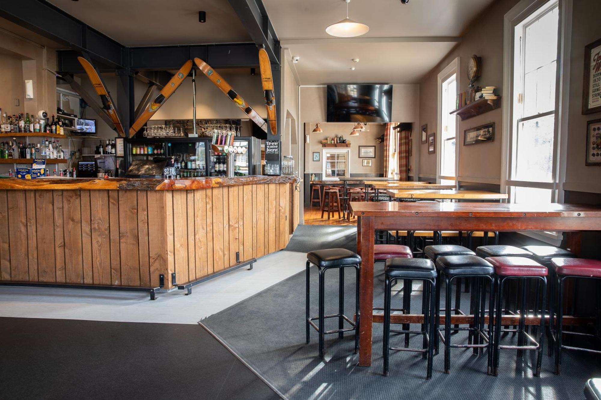 The Brown Pub Hotel Methven Exterior photo