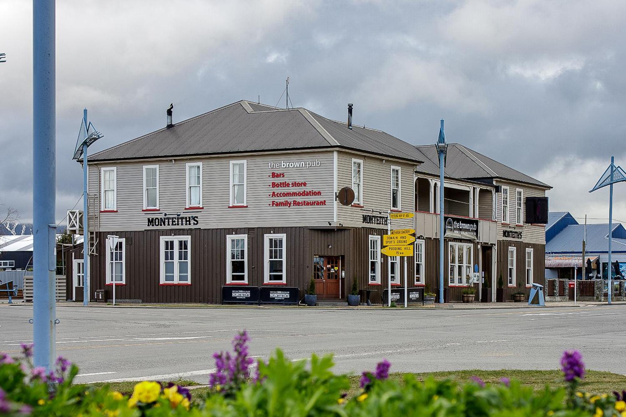 The Brown Pub Hotel Methven Exterior photo