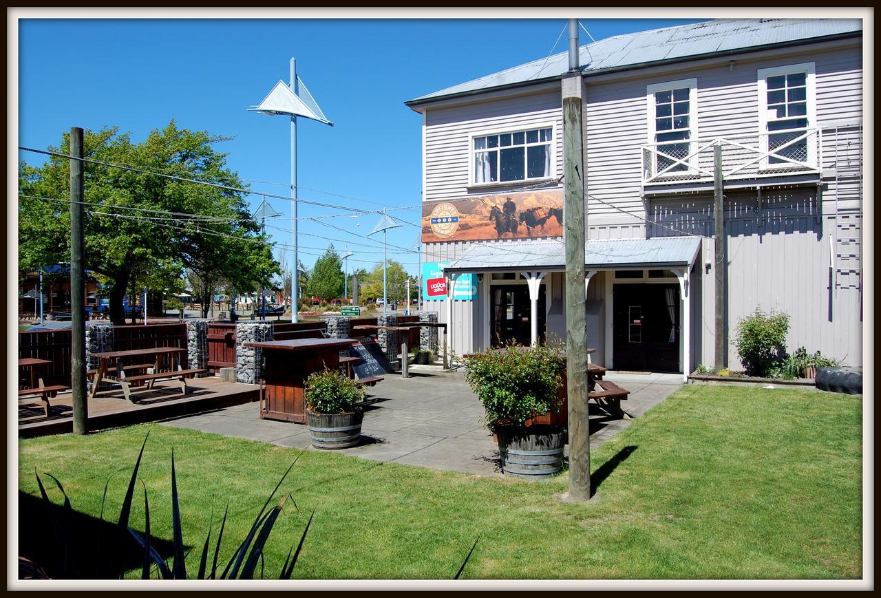 The Brown Pub Hotel Methven Exterior photo